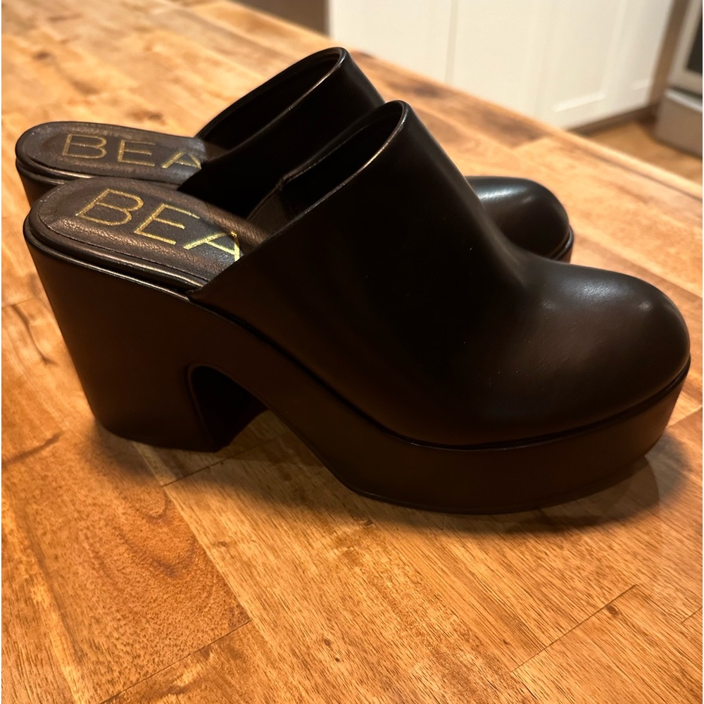 Black leather clog